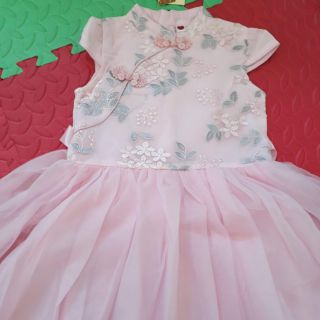 Váy cổ tàu bé gái