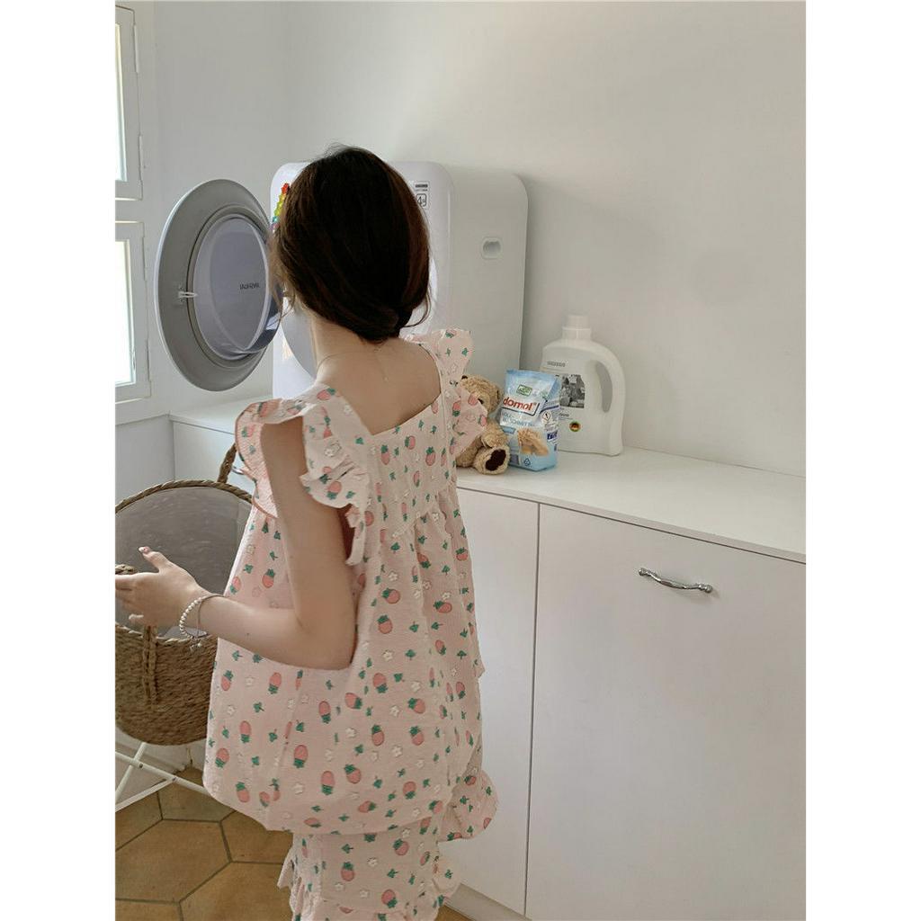 Bộ Đồ Ngủ Áo Hai Dây Phối Bèo In Họa Tiết Dâu Tây Dễ Thương Thời Trang Mùa Hè Cho Nữ