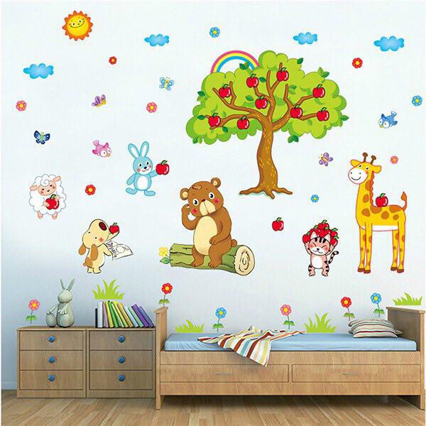 decal dán tường cây táo và gấu