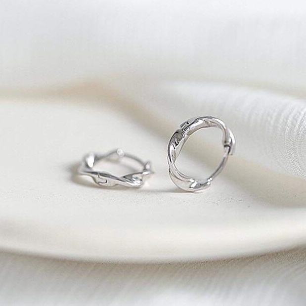 Khuyên tai bạc Khuyên tròn xoắn mẫu bấm 10mm Van Jewelry V10756