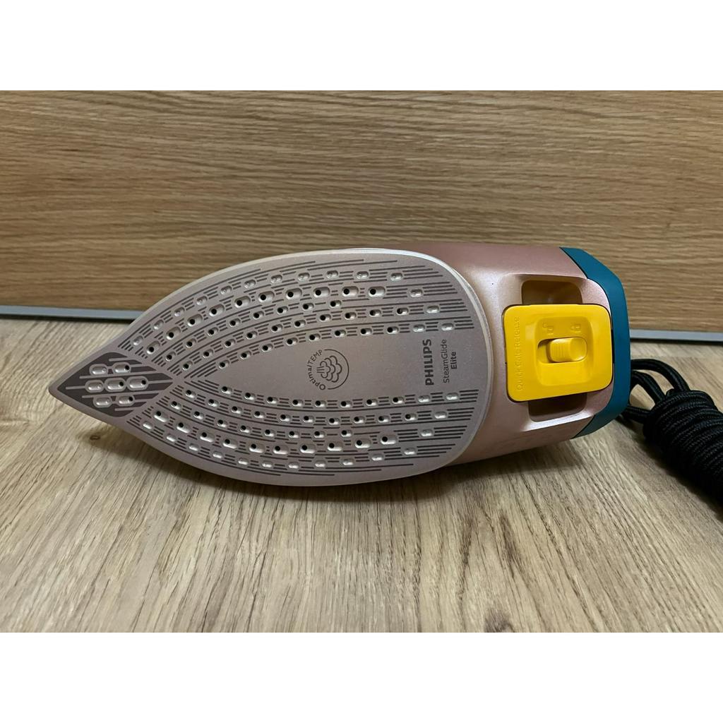 Bàn là hơi nước Philips Azur 8000 DST8030/70 công suất 3000W