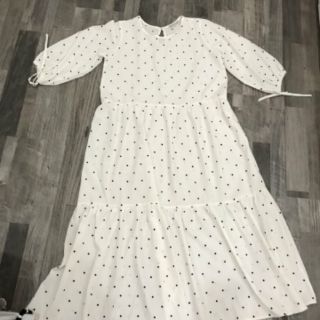 Đầm bầu dài chấm bi trắng