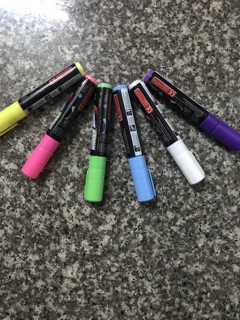Hộp bút dạ quang 8mm