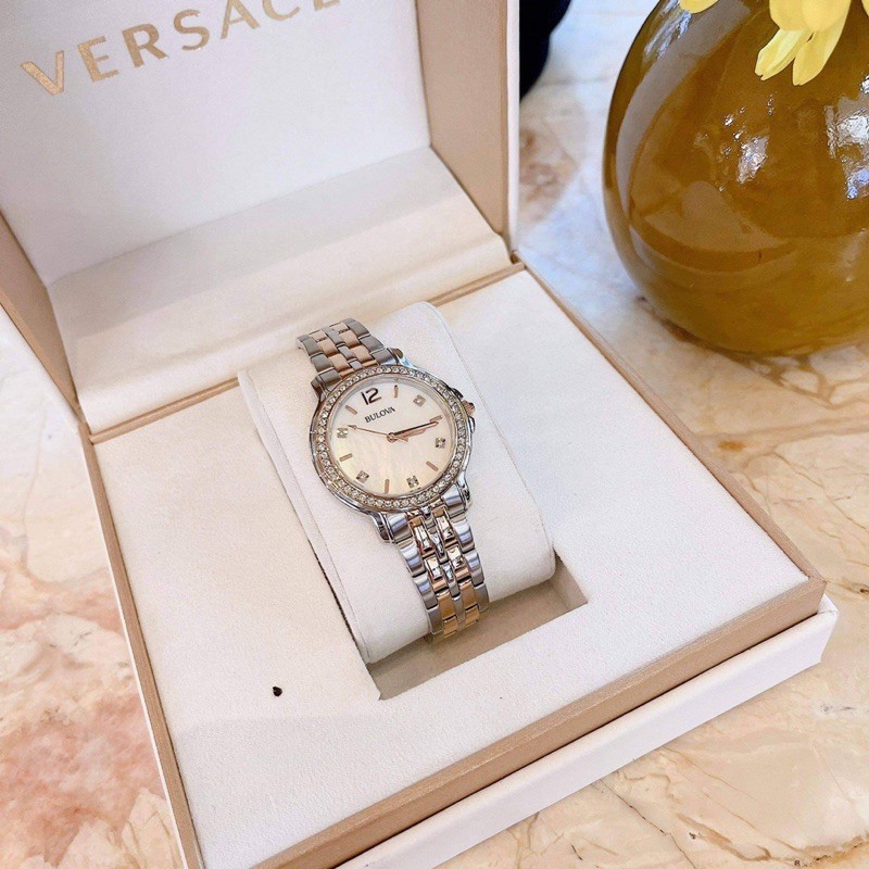 Đồng hồ nữ Bulova chạy pin .