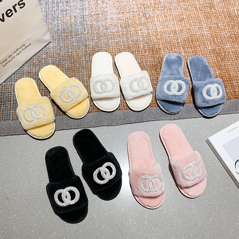 Dép Đi Trong Nhà Chữ Đính Hạt Oo Cao Cấp