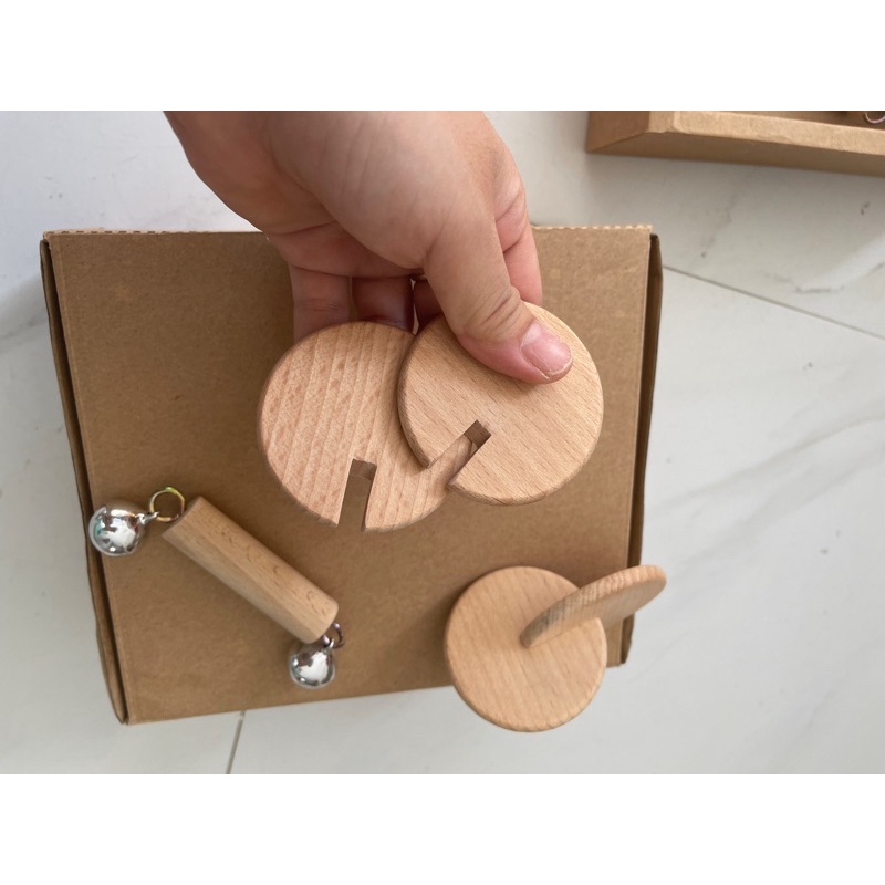 đồ chơi cho bé sơ sinh xúc sắc 2 đĩa montessori
