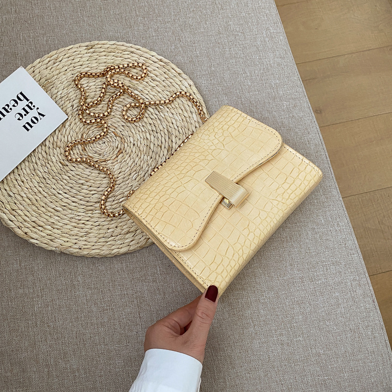 Túi đeo chéo IELGY dây chuỗi mắc xích thời trang dành cho nữ