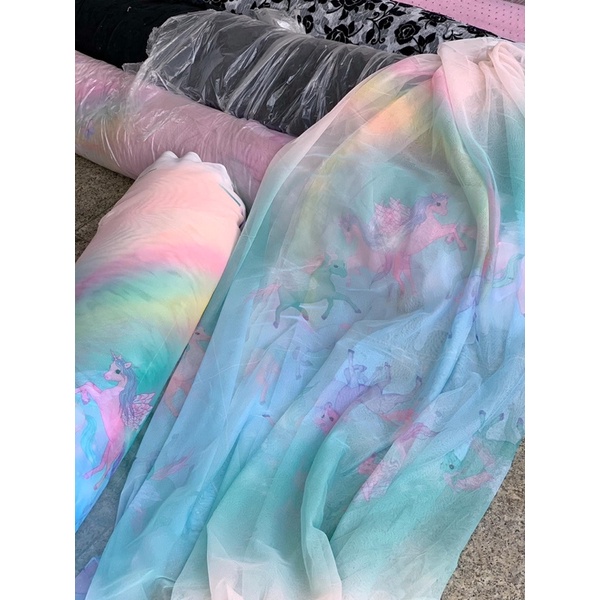 Vải Lưới Ombre Xanh In Hình Ngựa Pony