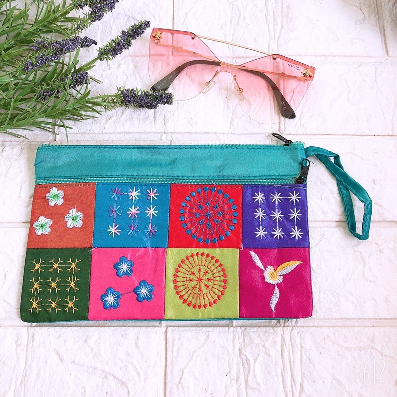 Ví lụa thêu ô vuông đựng mỹ phẩm