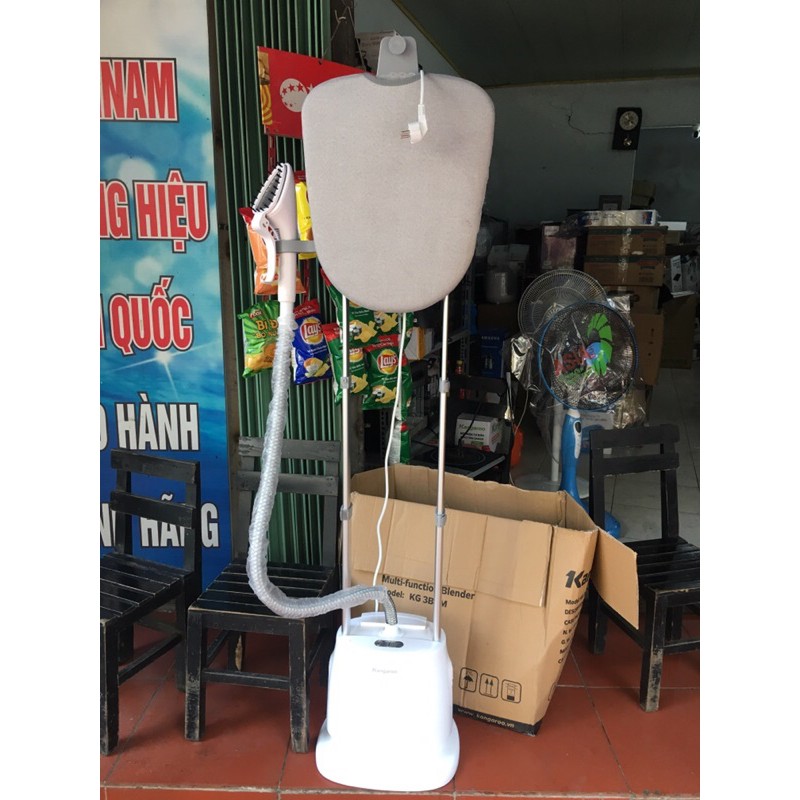 Bàn là hơi nước đứng Kangaroo KG-75B8