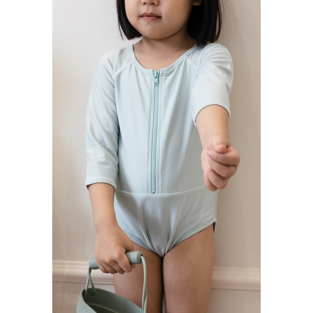 Moana Swimsuit 22 Macro & Micro