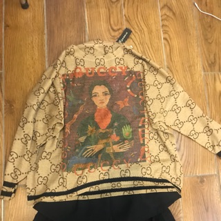 Áo len gucci