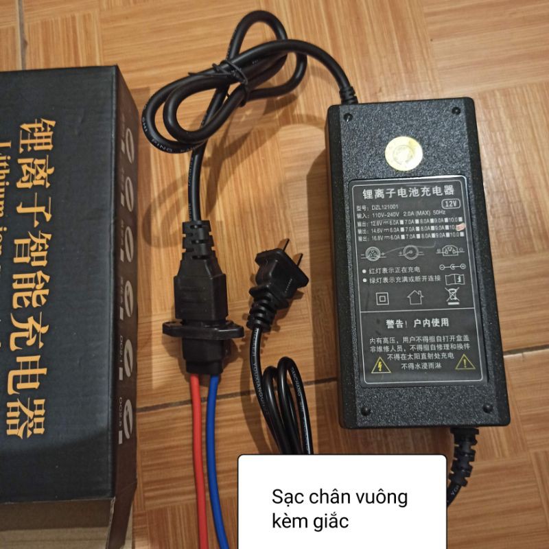 Sạc 14.6V 8A, 14.6V 10A cho pin sắt photphat hệ 4S. Sạc 12.6V 10A cho pin lion hệ 3S (giắc tròn 2.5)