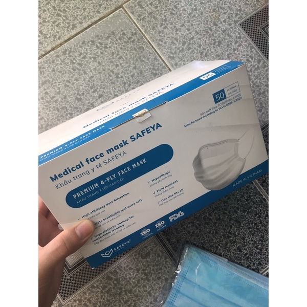 Hộp 50c khẩu trang y tế 4 lớp