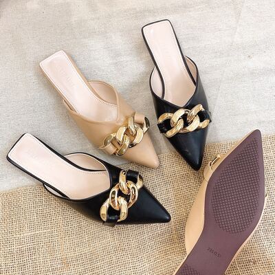 SHU STORE - DÉP SỤC NỮ THỜI TRANG MŨI NHỌN ĐÍNH XÍCH VÀNG ĐẾ BỆT 1CM