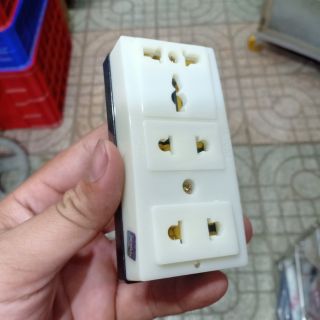 Ổ ĐIỆN 3 LỖ CHỐNG CHÁY,CHỐNG VỠ, ĐẾ ĐEN HIỆU NIVAL