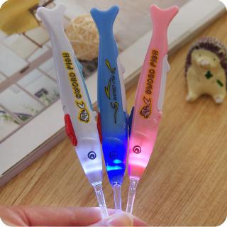 Cây lấy ráy tai có đèn hình cá