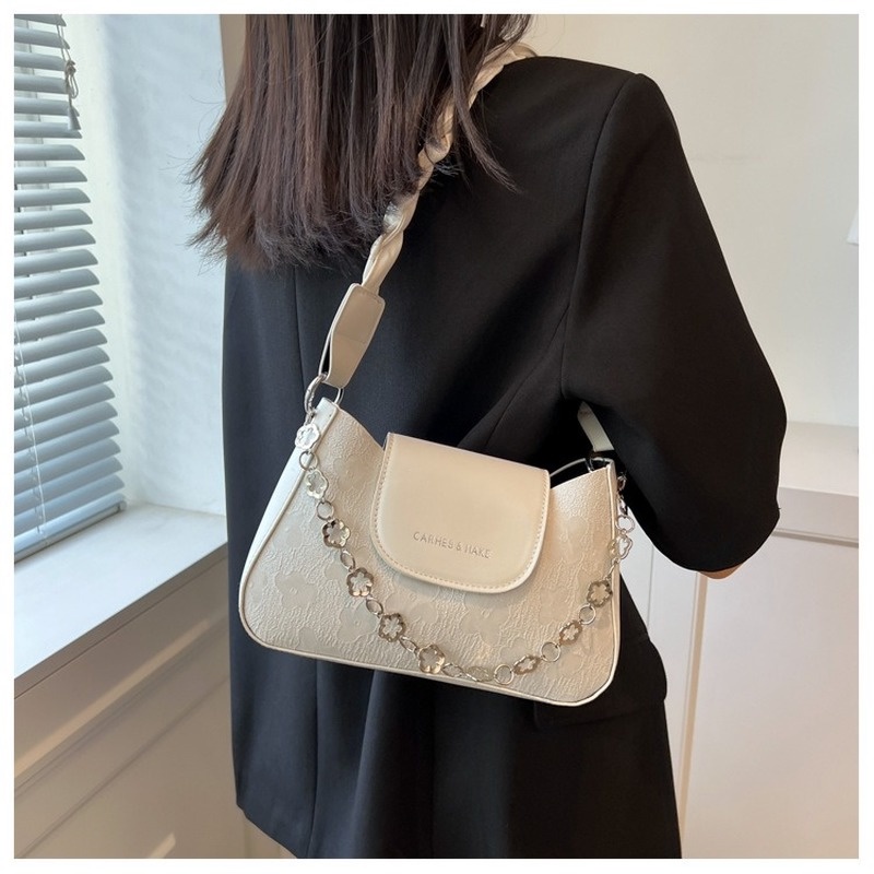 Túi Đeo Chéo Quai Xích Đơn Giản NB00385