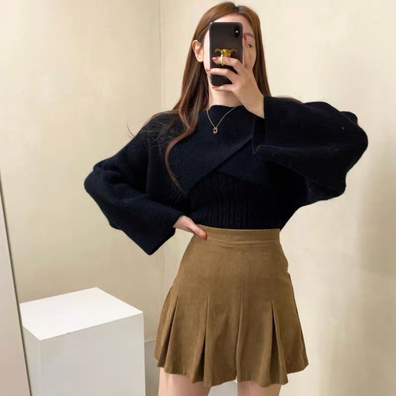 Áo croptop đắp chéo thân