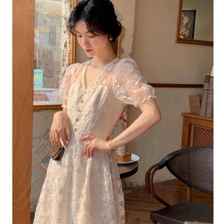 Đầm Ngắn Tay Cổ Chữ V Với Thiết Kế Phối Ren Xinh Xắn Dành Cho Nữ | BigBuy360 - bigbuy360.vn