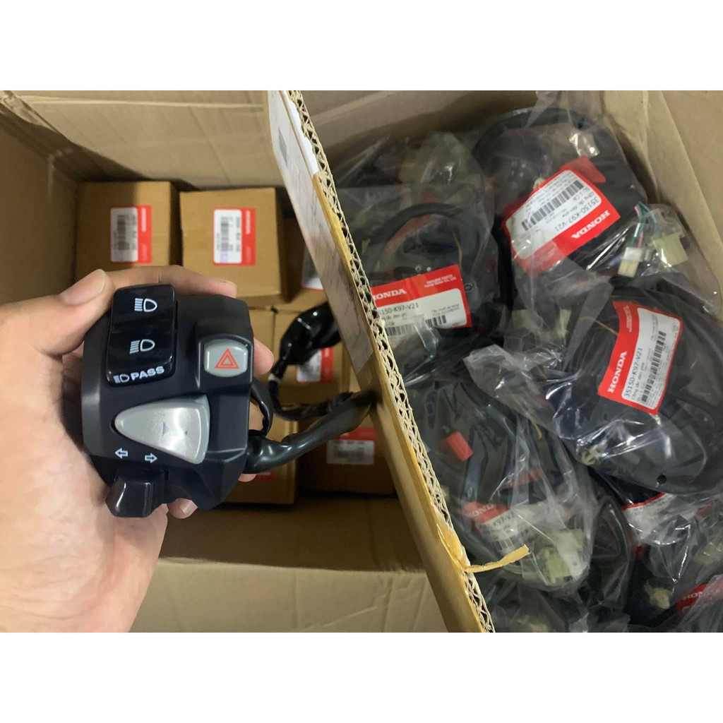 Cùm trái CBF650R có hazzard và cùm phải Hyprid chính hãng gắn Vario, Click, Sonic, Satria, Exciter 150, Sirius