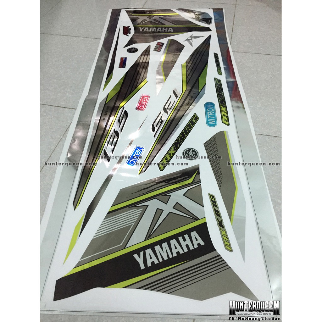 Tem rời Exciter 135. MX King chất  liệu crom. Dán xe xám mặt nạ đen. Đời xe 2011 đến 2014