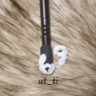 Hoa bột nail, mẫu chữ i kẹp đá