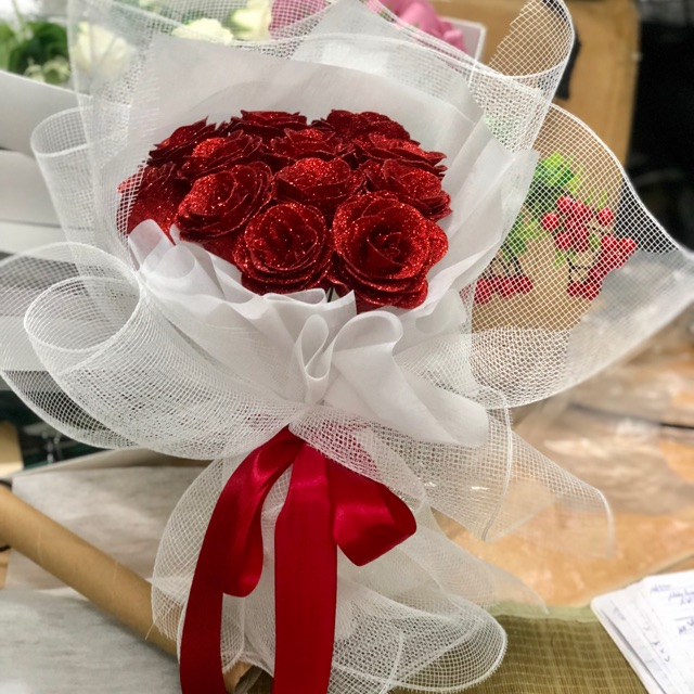 Bó hoa nhũ đỏ lưới thô trắng, hoa nhũ quà tặng
