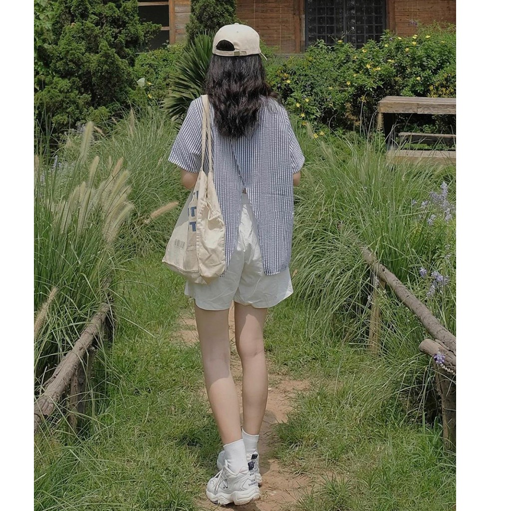 Áo sơ mi nữ kẻ xẻ sau cute A852 kiểu cộc tay xẻ lưng cá tính nhiều màu phong cách Hàn Quốc - CHAKOVET | BigBuy360 - bigbuy360.vn