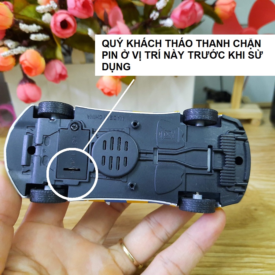 Mô hình xe ô tô cảnh sát mini bằng sắt tỉ lệ 1:32 xe đồ chơi trẻ em có âm thanh và đèn mở được 2 cửa