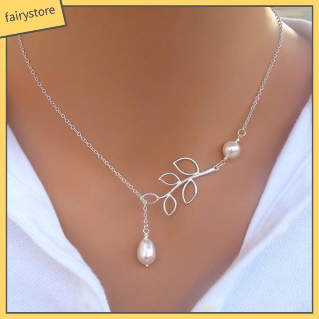 Dây Chuyền Mặt Hình Lá Đính Ngọc Trai Nhân Tạo Thanh Lịch