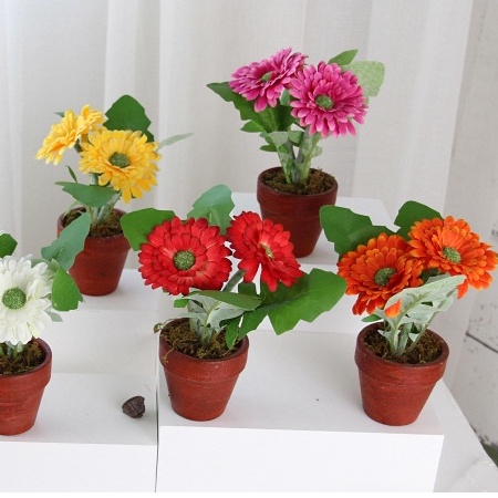 Chậu hoa hướng dương, hoa đồng tiền nhựa để bàn trang trí