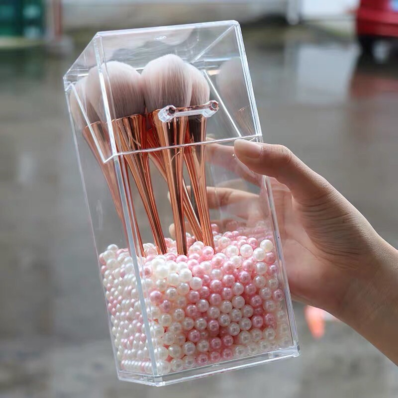 Hộp Đựng Cọ Trang Điểm Trong Suố Có Nắp Đậy Tặng Kèm Hạt