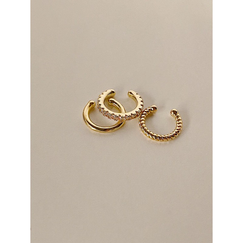 Khuyên móc vành tai