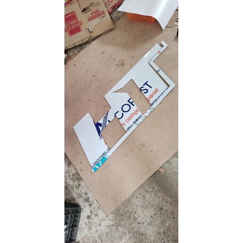 Chữ alu chữ mica chữ hộp biển vẩy chữ led chữ trắng trí bảng trắng trí