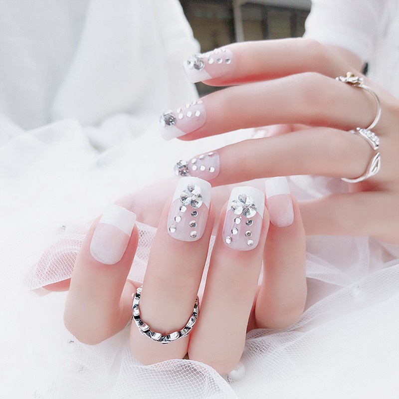 Top đính đá siêu chắc niềm tin cho thợ nail