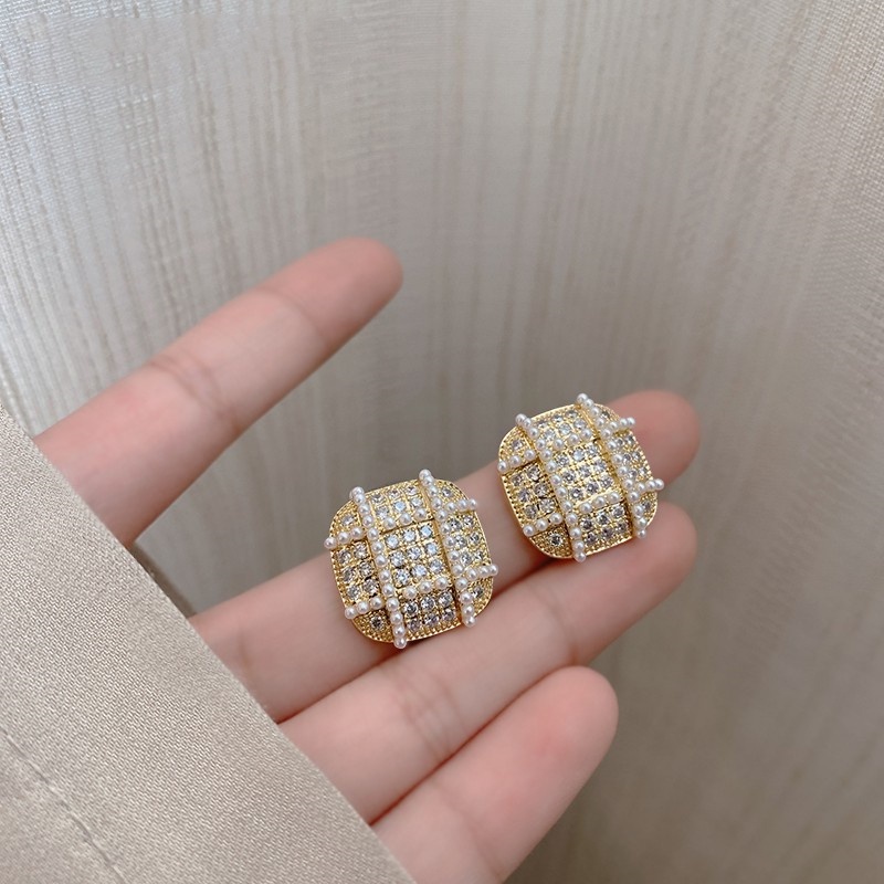 Đôi Khuyên Tai Đính Ngọc Trai Thời Trang Mùa Thu Cao Cấp Mới Cho Nữ