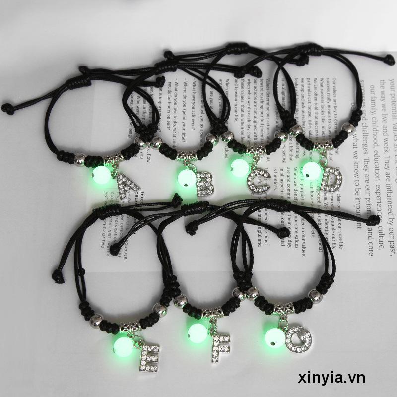 Vòng Tay Dây Bện Mặt 26 Chữ Cái Tiếng Anh Phát Sáng Thời Trang Cho Cặp Đôi