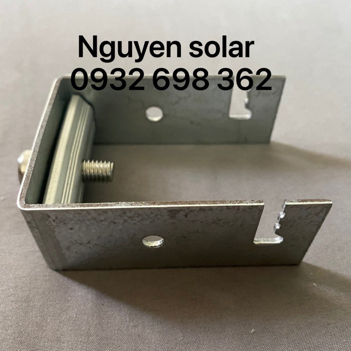 Pát U 50x50 kẹp dưới tấm pin năng lượng mặt trời mẫu cải tiến ít rỉ sét  kích thước U50x50 mm solar panel NS-U5050