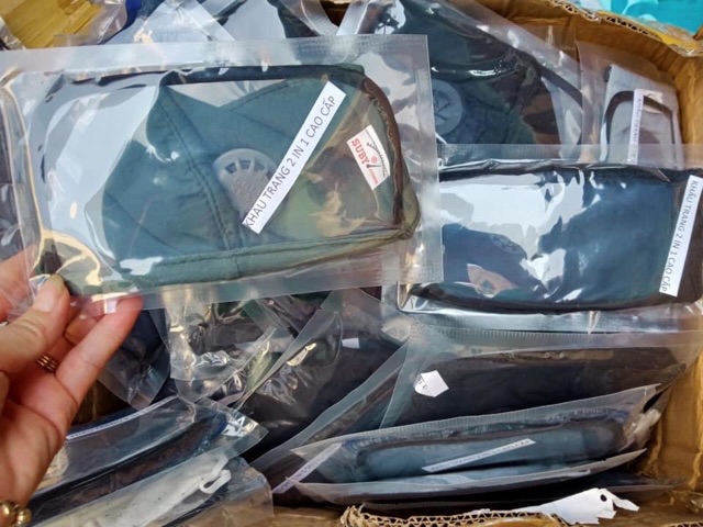 Khẩu trang vải 3 in 1 có kính chắn và bộ lọc khí mẫu mới 2020 | BigBuy360 - bigbuy360.vn