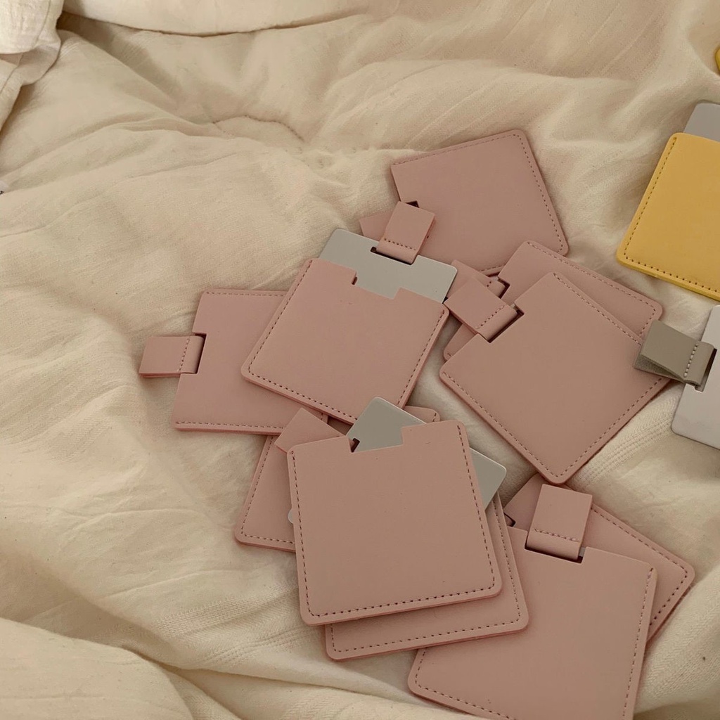 Gương Trang Điểm Cầm Tay Mini Bằng Thép Không Gỉ Dễ Thương