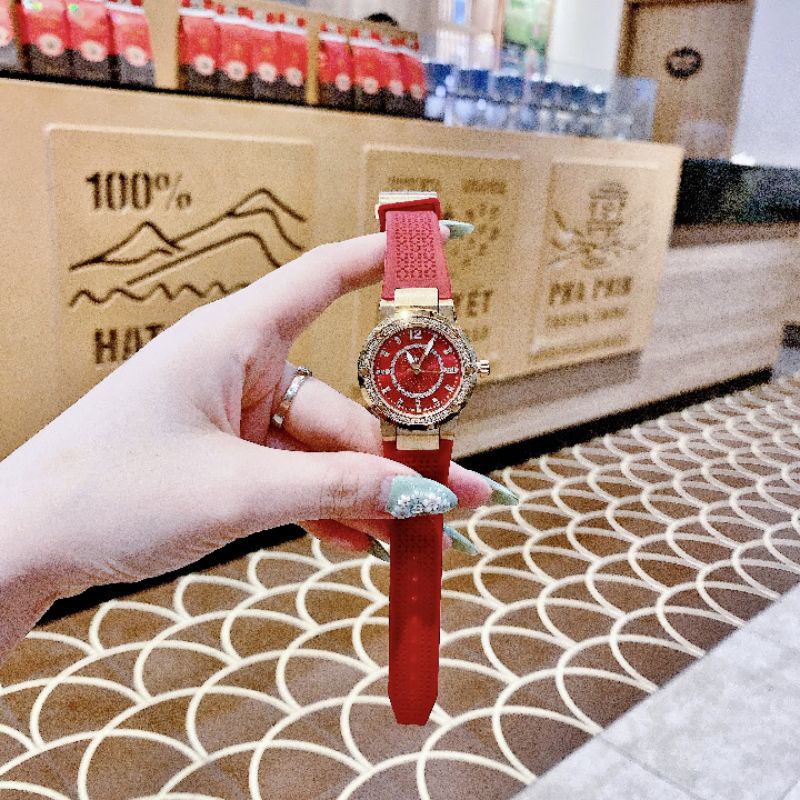 Đồng hồ nữ cao cấp 𝓢𝓪𝓵𝓿𝓪𝓽𝓸𝓻𝓮 𝓕𝓮𝓻𝓻𝓪𝓰𝓪𝓶𝓸