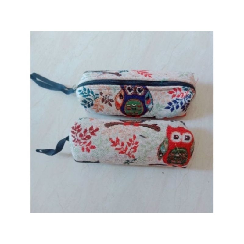 Bán Vì Đam Mê-    Hộp bút/ví tròn thổ cẩm vừa bán vừa tặng cho khách hàng quan tâm shop nhé.