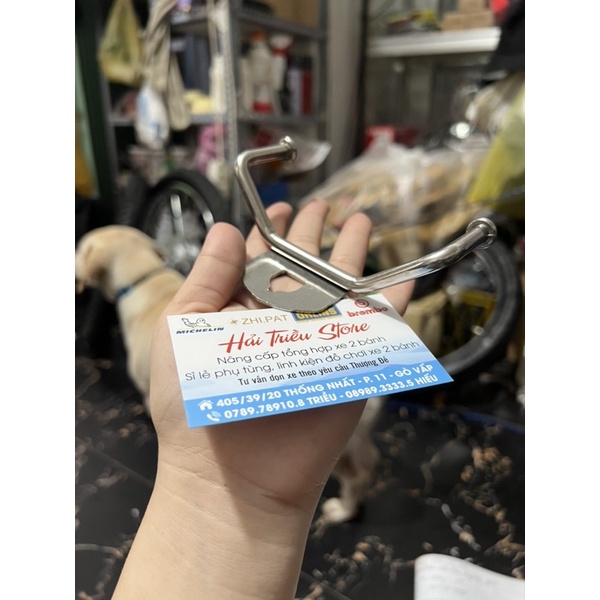 Móc treo đồ xe máy mẫu sừng trâu