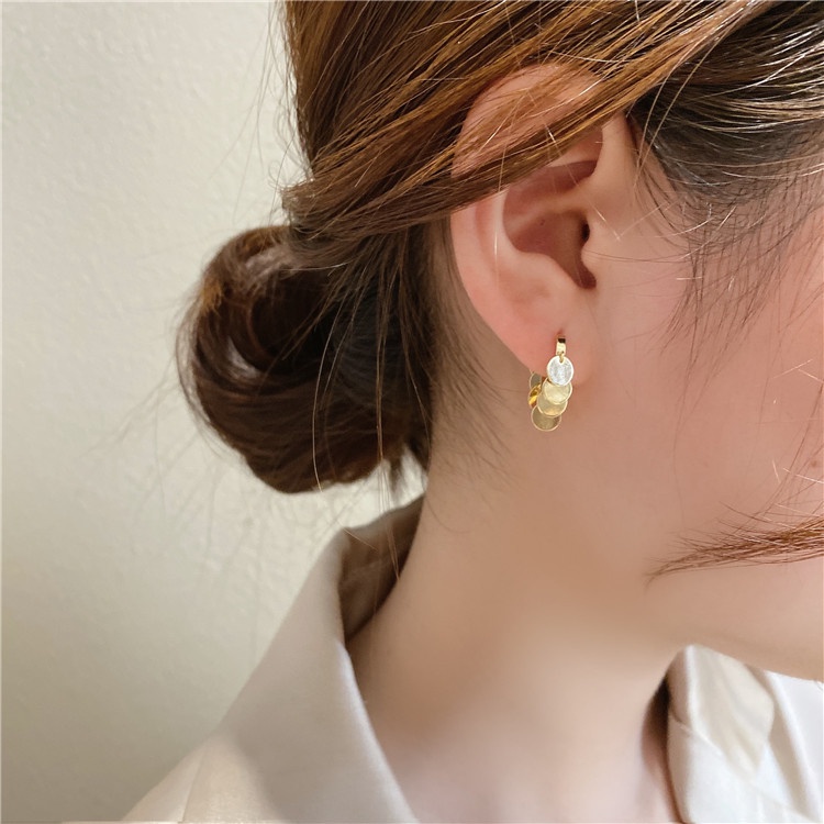 Khuyên Tai Đính Kim Sa Phong Cách Phương Tây Thời Trang Mới 2022 Dành Cho Nữ