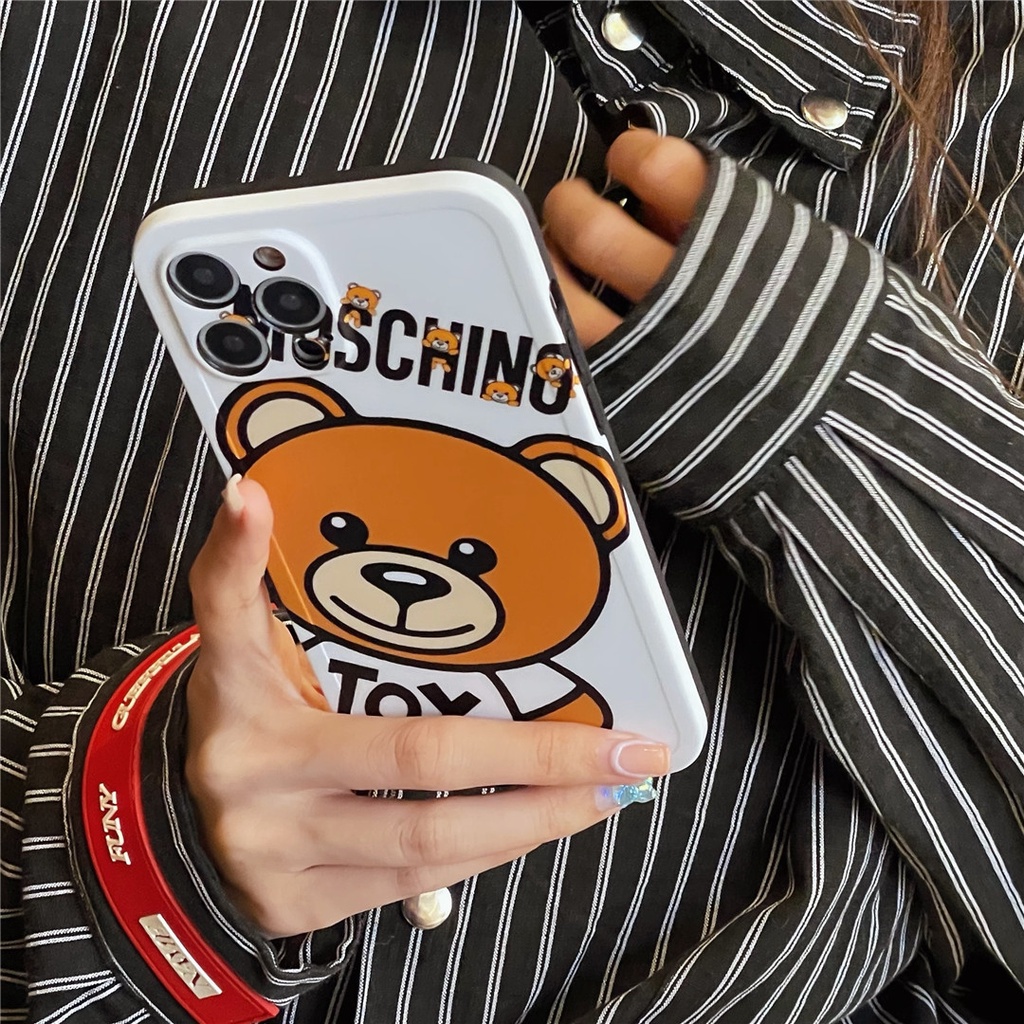 Ốp Điện Thoại Nhựa Cứng In Hình Gấu moschino Cho iphone15 14 13 12 mini 11 pro max 6 / 6s 7 / 8plus se2 x / xs xr xsmax #HG4888