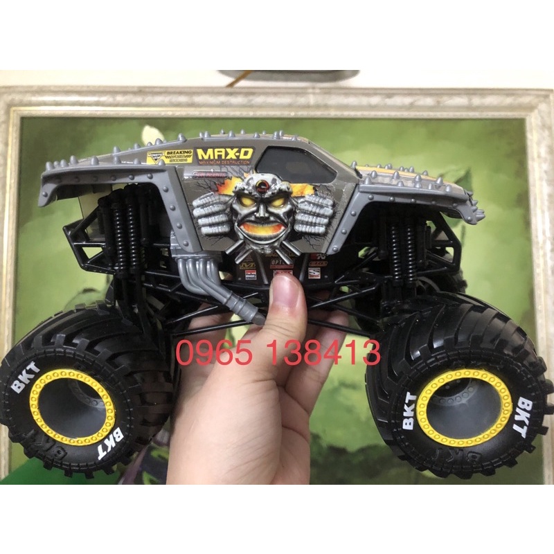 Xe Monster Jam Max-D màu ghi size 1:24
