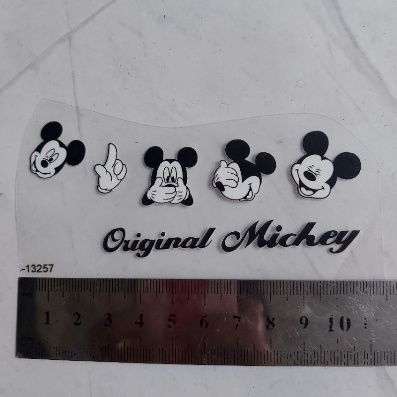 Hình ủi nhiệt trang trí .