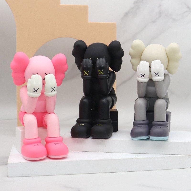 Mô Hình Nhân Vật Kaws Trang Trí Xe Hơi