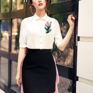 Sơ mi cúc ngọc thêu hoa